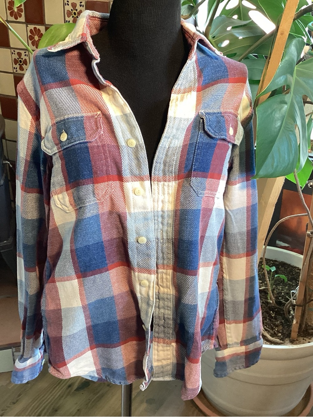 American Eagle Outfitters Plaid Shirt in Blue, Red & Cream